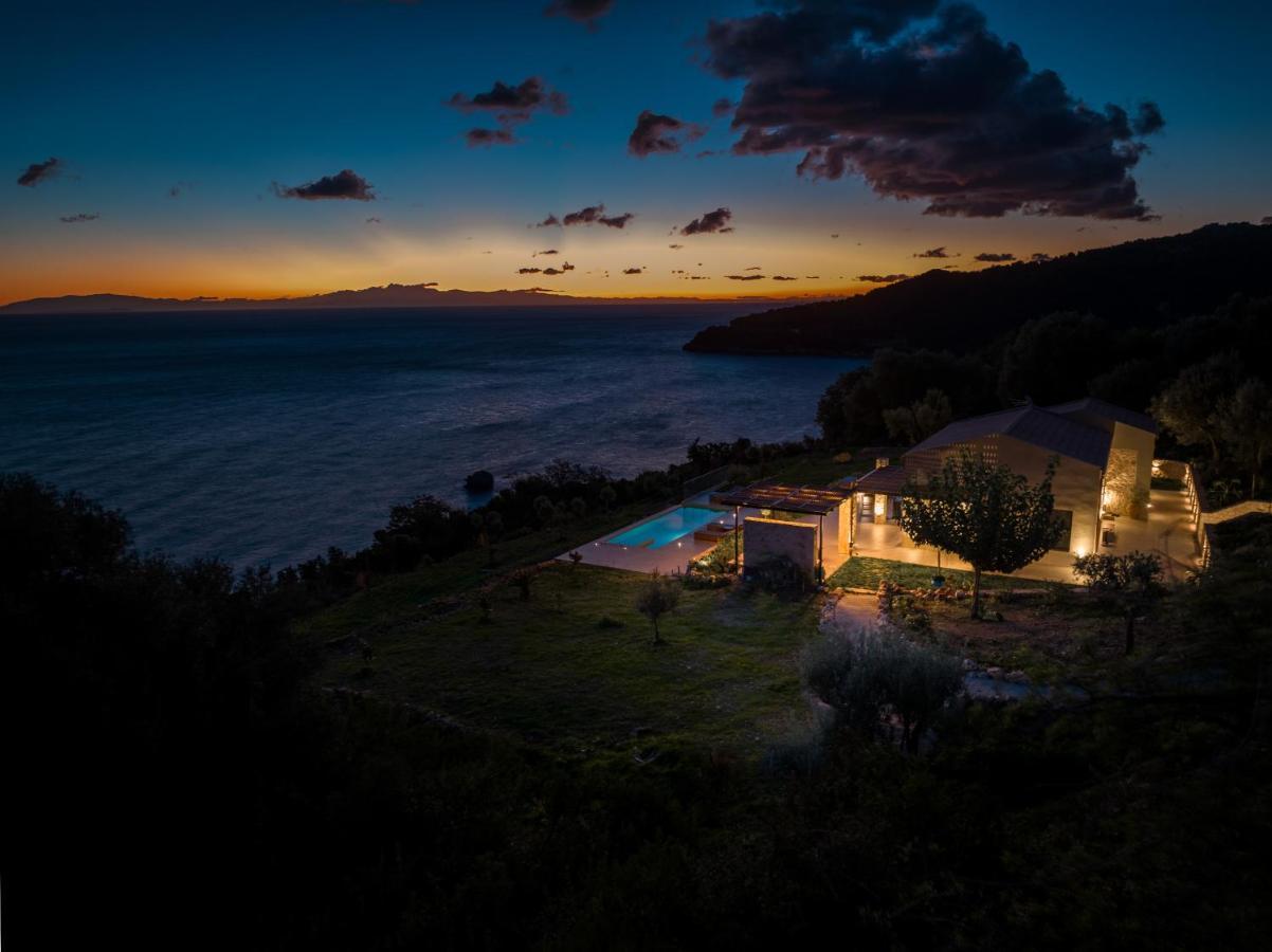Ktima Agrapidos - Grandpa Villa Poros  ภายนอก รูปภาพ
